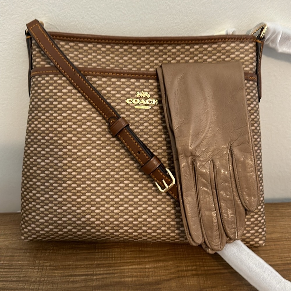 Coach Tan or light Brown Crossbody Bag/Purse